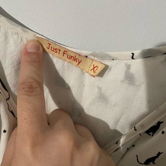 Cat dress with pockets - Picture 3 of 3